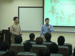 龍華科大機械工程學院陳寶祺院長（右）致詞並歡迎日本石川高等學校來訪