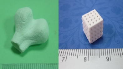 龍華科大3D列印生醫陶瓷關節(左)、內連通孔陶瓷結構(右)