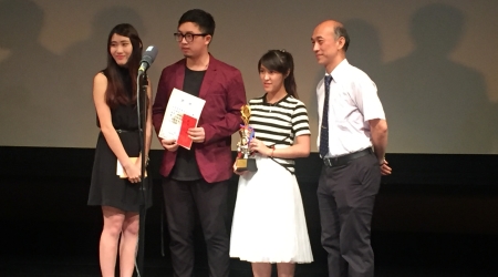 圖為龍華科大文創系以微電影「夕陽紅」獲得最佳紀錄片。