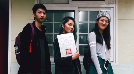 龍華科大PBL影視行銷專班及文創系學生，參加全國大學院校「語言與多元文化」英文微電影競賽，榮獲第三名。