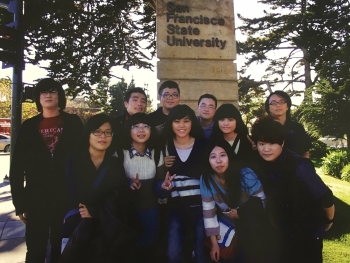 龍華科大學生於美國舊金山州立大學參訪合影。