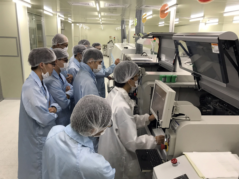 龍華科大成立3D數位電路板設計暨智慧製造類產線工廠，建置跨院系實作場域。