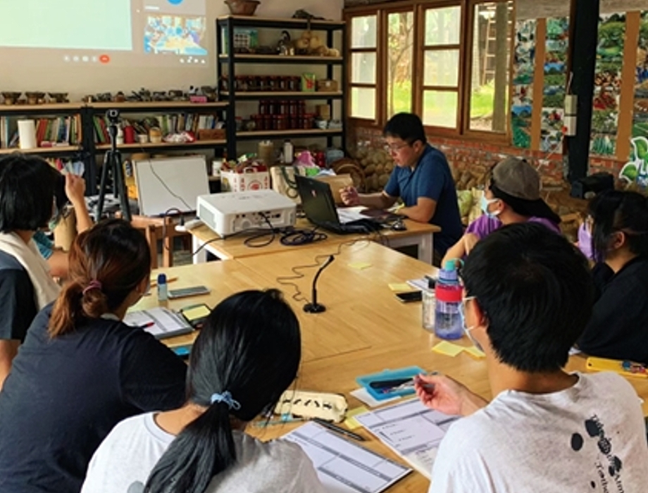 學員在上課過程與日本連線交流。
