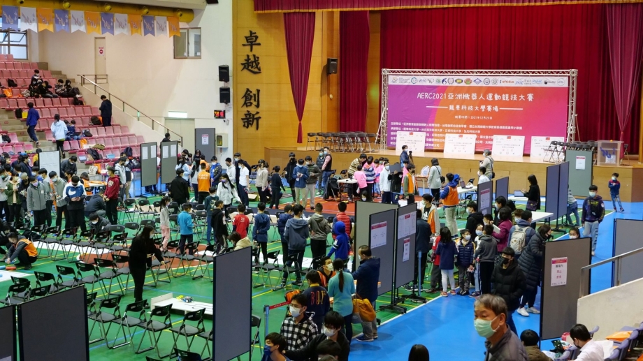 本屆亞洲機器人競技大賽計365個隊伍、約2000人參加比賽，是最佳的技職教育實踐場域。