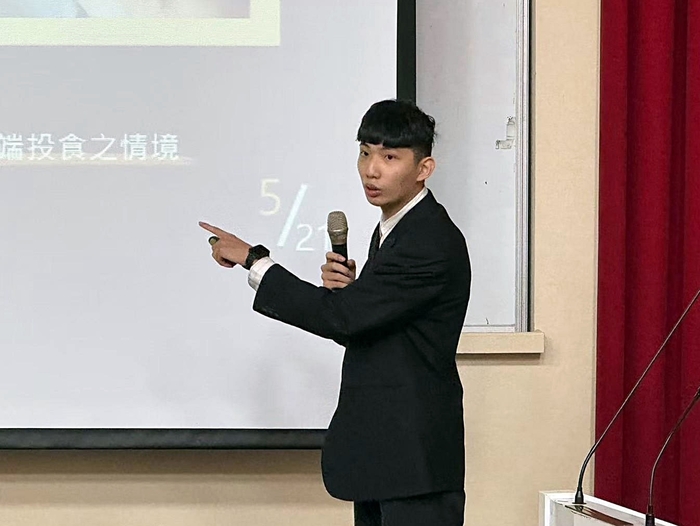 GaiaBit毛焦點團隊於決賽中，針對如何透過科技解決流浪犬貓問題向評審簡報。