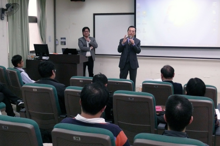龍華科技大學廿六日舉辦「107年度多軸加工技術交流會」，邀請業界專家分享實務經驗。