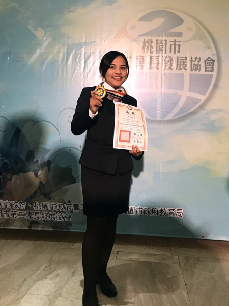 龍華科大觀休系李曉薇,勇奪葡萄酒Sommelier 品評技能動態組全國個人賽金牌。