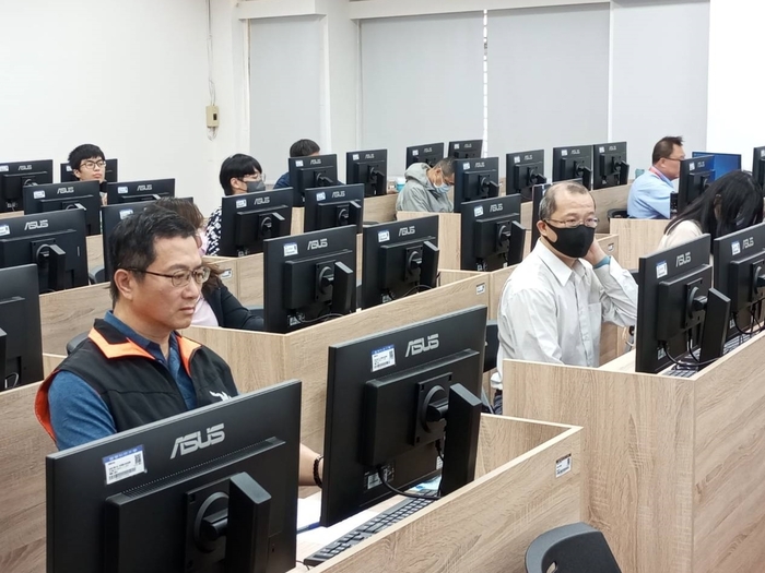 本次研習讓許多非IT技術背景的教職員輕鬆掌握AI概念，成為工作最大助力。