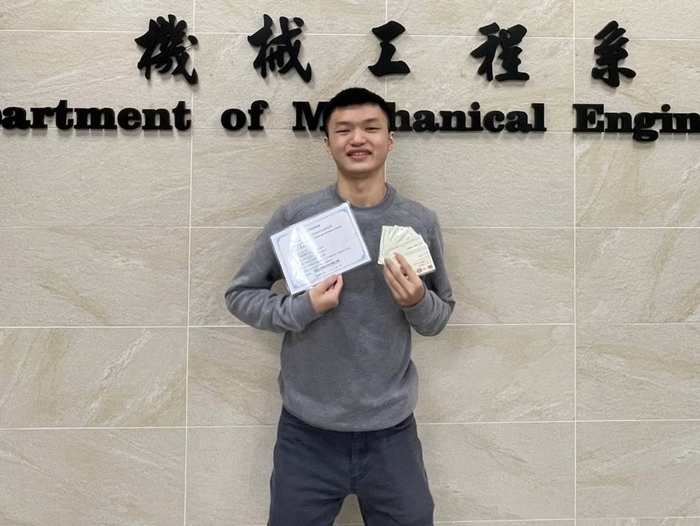 周禹廷擁有10張乙、丙級證照,證照達人實至名歸。