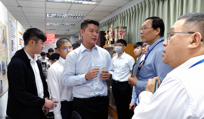 龍華科大五專生參加2019能源暨工程創意競賽，表現絲毫不遜碩士及大學生。