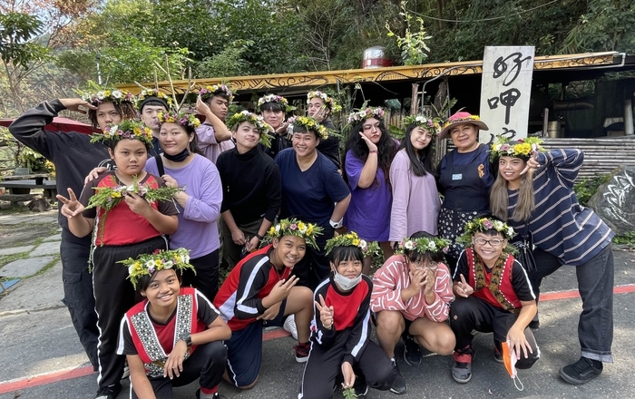 鼓勵原民學生擔任志工返鄉服務，體驗文化傳承及服務助人真義。（疫情前照片）