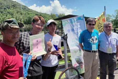 不「只會玩」也會得獎，2019全國小水力發電設計競賽，龍華科大化材系師生團隊表現優異。