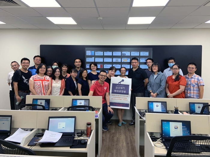 龍華科大應外系日前辦理學術研習營,精進人社研究評論撰寫品質。