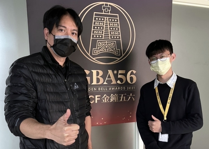 原民電視台林文恒導演(左)非常肯定董家銓的作品與工作態度。圖片