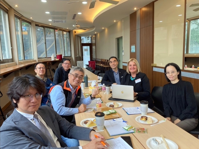 The Taiwan-Australia teacher exchange and EMI teacher experience sharing session were conducted by the Bilingual Education Center of Lunghwa University of Science and Technology, emphasizing the teaching and learning process in the AI era.