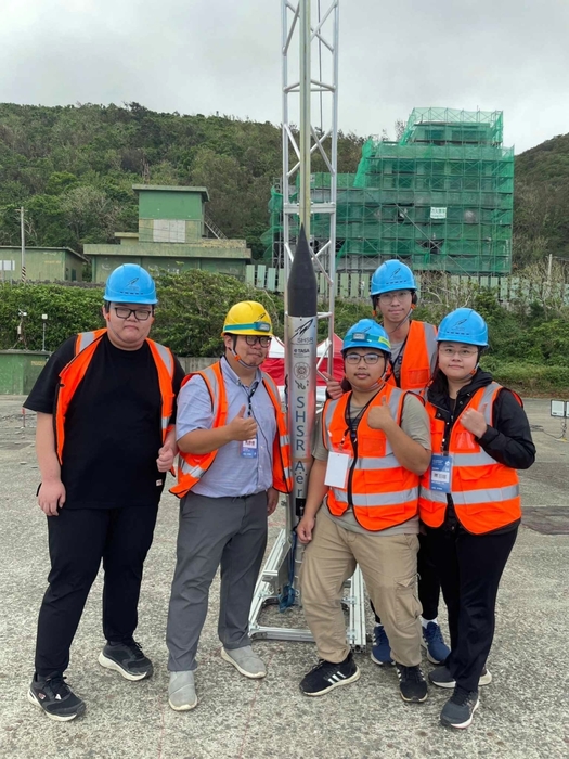 私立科大首間參與探空火箭發射,龍華電子系馬原懷師生實現太空夢。