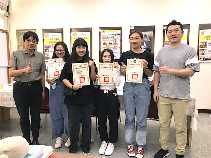 龍華科大文創系學生團隊作品《雲端男友》同樣榮獲第三名。圖片