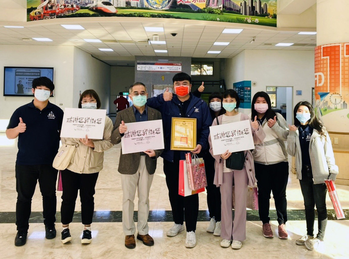 「感謝有您 龍華挺您！」，龍華科大學生會募集護手霜，以實際行動力挺醫護。