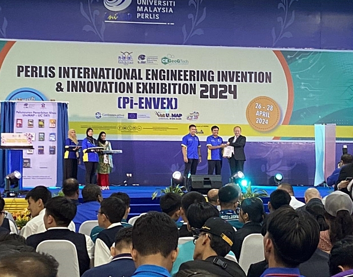 龍華科大林宗新團隊，參加2024馬來西亞 PiENVEX 國際工程創新發明展榮獲金牌。
