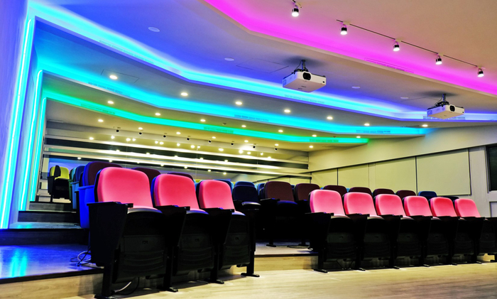 文創演講廳帶給全校師生最獨特視覺享受。圖片