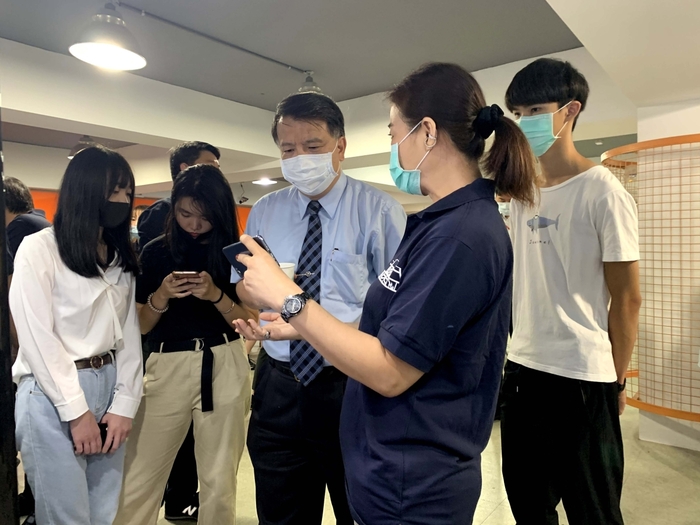 觀休系鍾涓涓師生開發數位化導覽APP,提供民眾便利、豐富的樂生院區導覽體驗。圖片