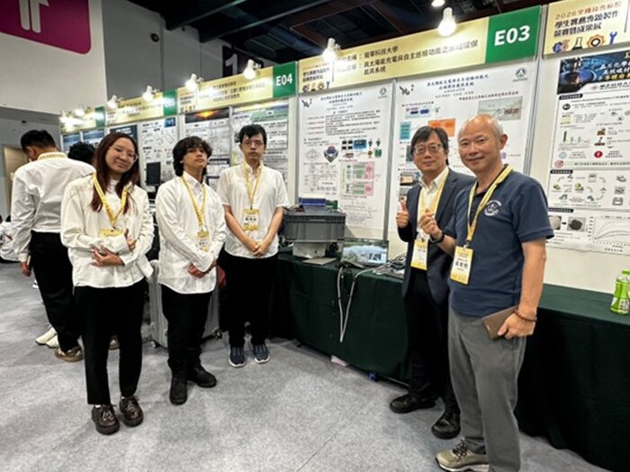龍華科大電子系團隊開發「具太陽能充電與自主巡檢功能之水域環保載具系統」，榮獲節能與環保類群第三名。