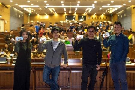 龍華科大遊戲系與艾肯娛樂攜手產學合作，共同培育遊戲產業關鍵人才。