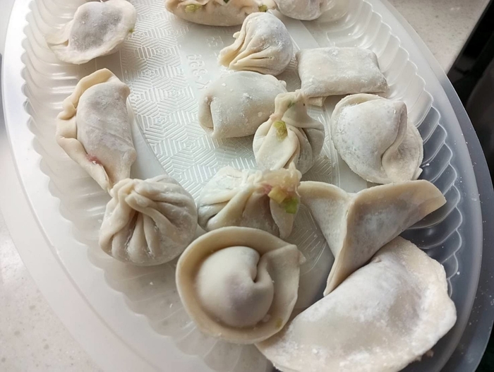 許多學子發揮創意,將水餃做成長的、扁的、燈籠、水母、斗笠、幽浮等各式造型。