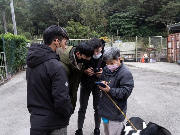 「Gaiabit毛焦點」團隊赴流浪犬貓收容所為計畫進行場域驗證。