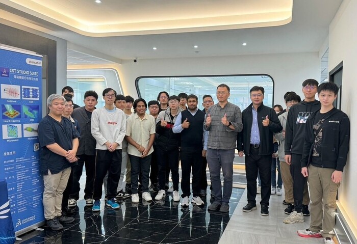 龍華科大攜手十大科技公司，舉辦實務論壇講座推廣電磁模擬技術應用。