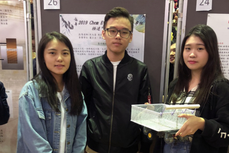 龍華科大宋大崙師生團隊的「極速ㄅㄨㄅㄨ車」，榮獲最佳團隊合作獎。