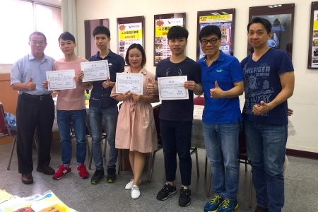 圖為榮獲「中油生技－尋找黃文義」微電影第三名的龍華科大文創系學生團隊。圖片