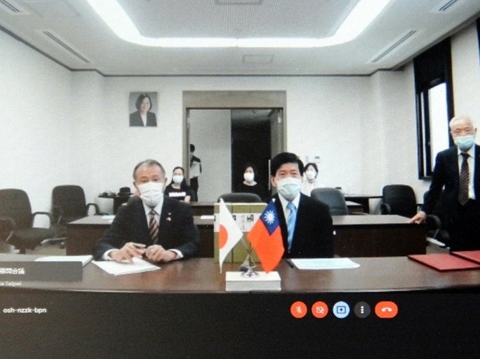 豐前市長後藤元秀（左）期待協助台灣學校在該市深化國際教育環境。