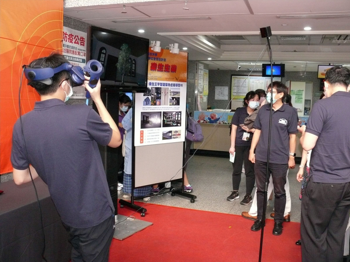 龍華師生運用AR/VR擴增與虛擬實境互動科技，完整重現樂生建築風貌。