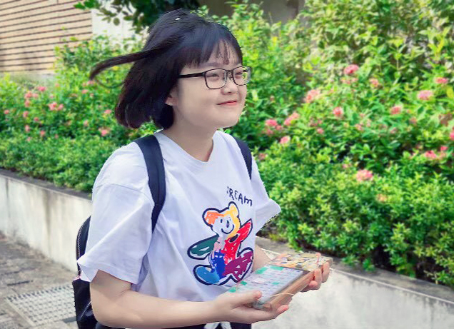 龍華學子獲獎作品劇情描述一個人喜歡打四人麻將，意外碰出其他線上三位同好。
