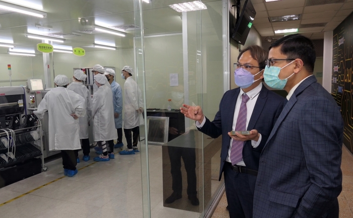 戴國瀾會長一行參訪3D數位電路板設計暨智慧製造類產線工廠。