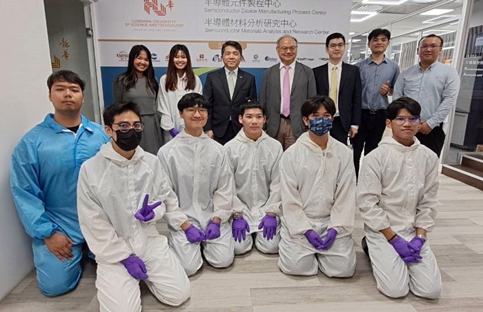Thai representative Narong Boonsatheanwong visited LHU to motivate Thai students to pursue professional knowledge and practical skills with diligence.