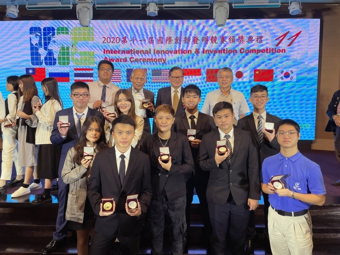 2020 IIIC國際創新發明競賽,龍華科大勇奪15金20銀3銅共35面獎牌,展現雄厚研發實力。