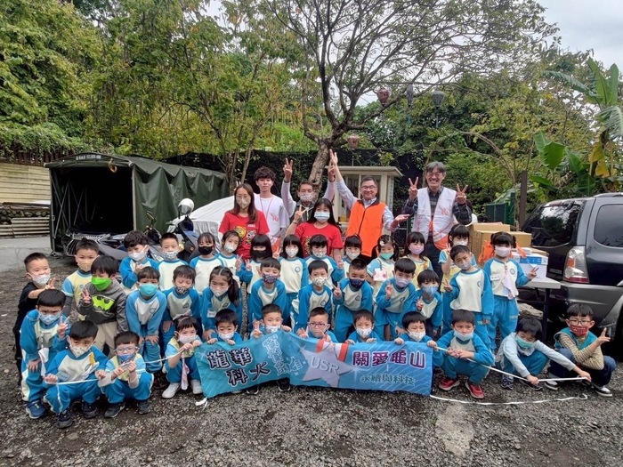 龍華科大USR計畫邀集社區民眾參與螢火蟲棲地復育，守護火金姑共譜浪漫。