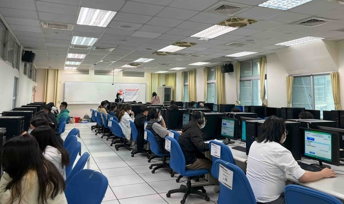PVQC英日文詞彙與聽力大賽大專院校組學生比賽現場。
