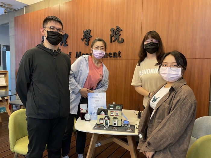龍華科大 PBL智慧商務專班學生團隊作品「叩叩叩!請進—智慧門鎖」,展現優異的創新能量。