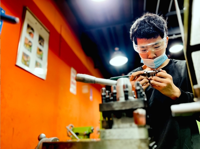 龍華科大堅持特色辦學,產學緊密鏈結,111年產學合作金額高達3億3千餘萬元。