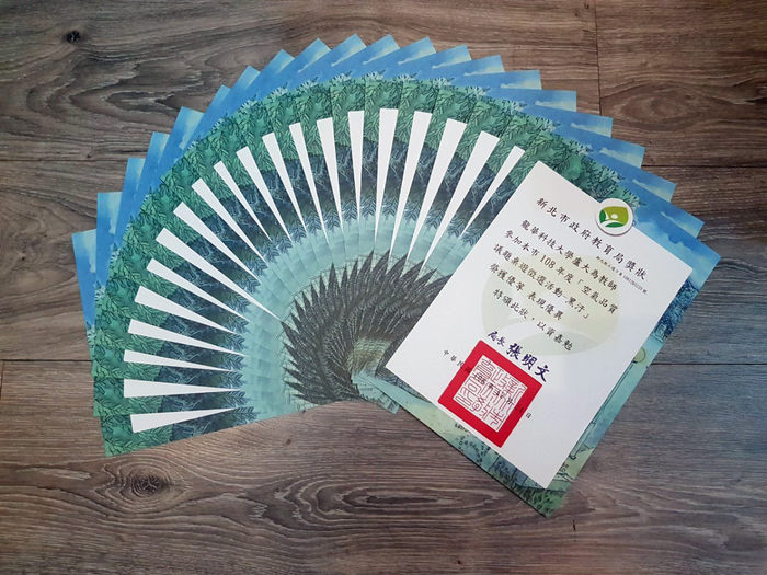 龍華科大遊戲系6名組員含指導老師共拿到21張獎狀，表現值得嘉許。