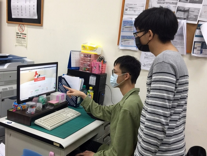龍華科大校園線上徵才，對焦產業趨勢，協助學子尋覓適合職缺。