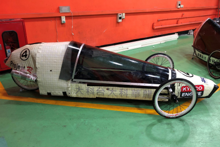 龍華科大省油車隊「Project R」,車殼以回收的鋁百葉窗簾編織打造,榮獲最佳創意設計獎。