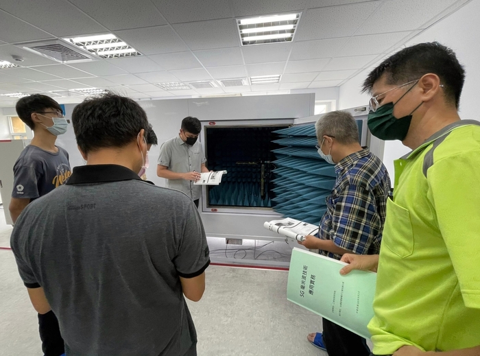 龍華科大攜手工研院、電電公會 培育5G毫米波技術應用實務人才。