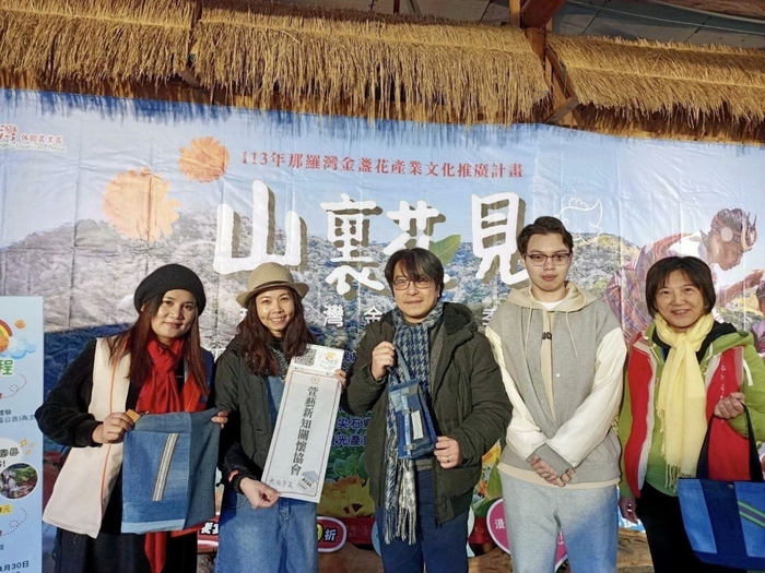 Lunghwa’s USR project team promotes a series of calendula activities to assist in tribal revitalization.