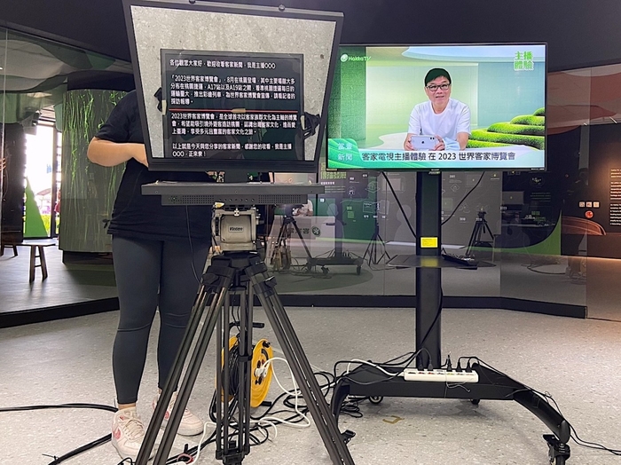 「Open Studio」不僅用於展示，並製作10至15分鐘網路節目，介紹客家人事物。圖片