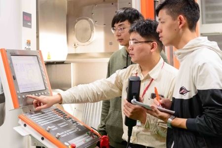 龍華科大積極推動產學鏈結的實作教育，2019企業最愛大學生私立科大唯一入榜。