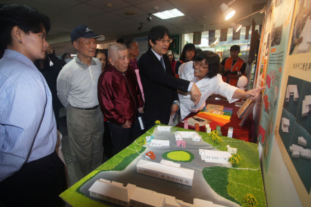 龍華科大協助重現樂生院區歷史樣貌，邀請迴龍地區鄰里民眾共同見證成果。